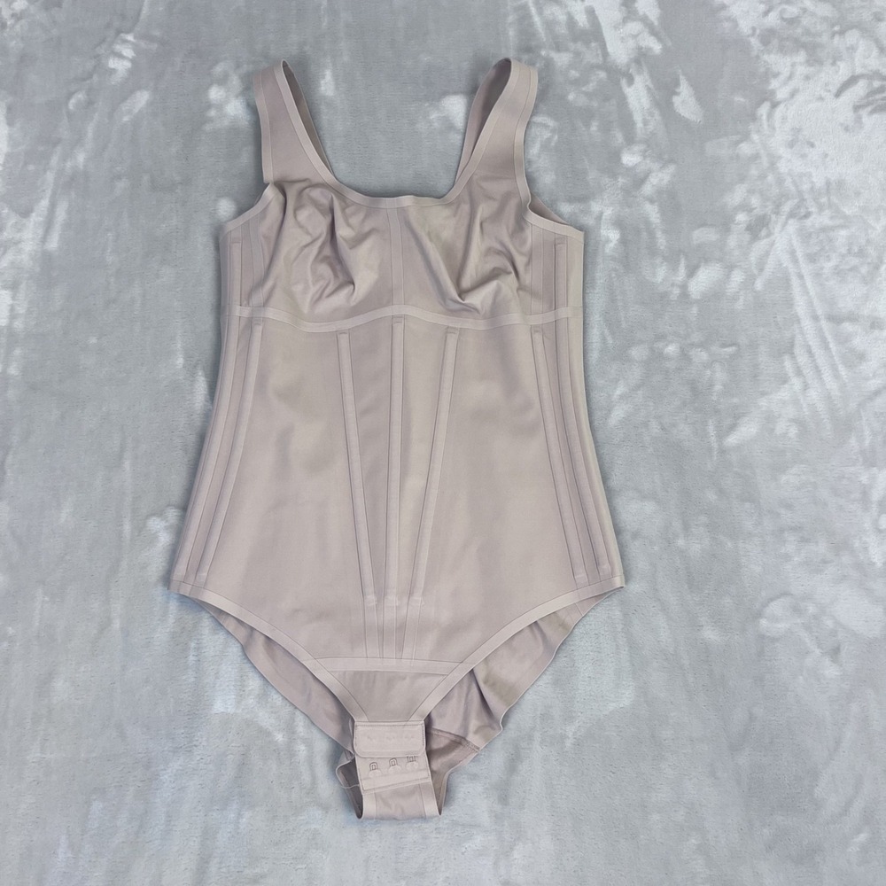 Honey Love Bodysuit Womens Medium Beige Shapewear Sculpting Compression Seamless